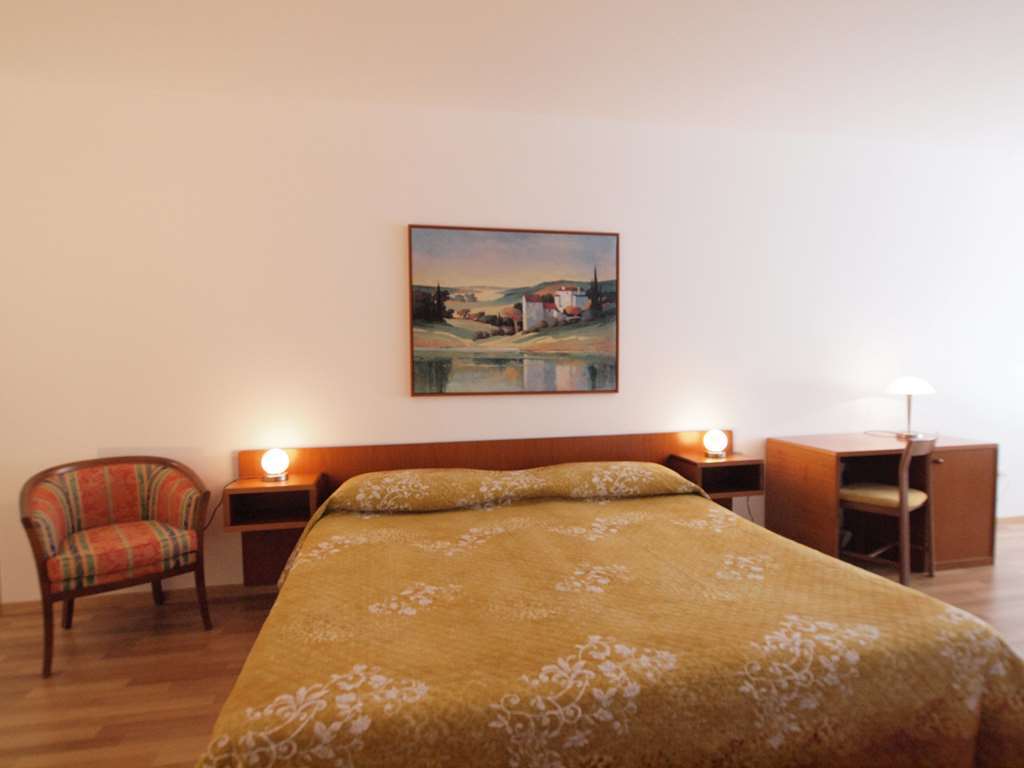 Residenze Dell'Angelo Hotel Locarno Room photo